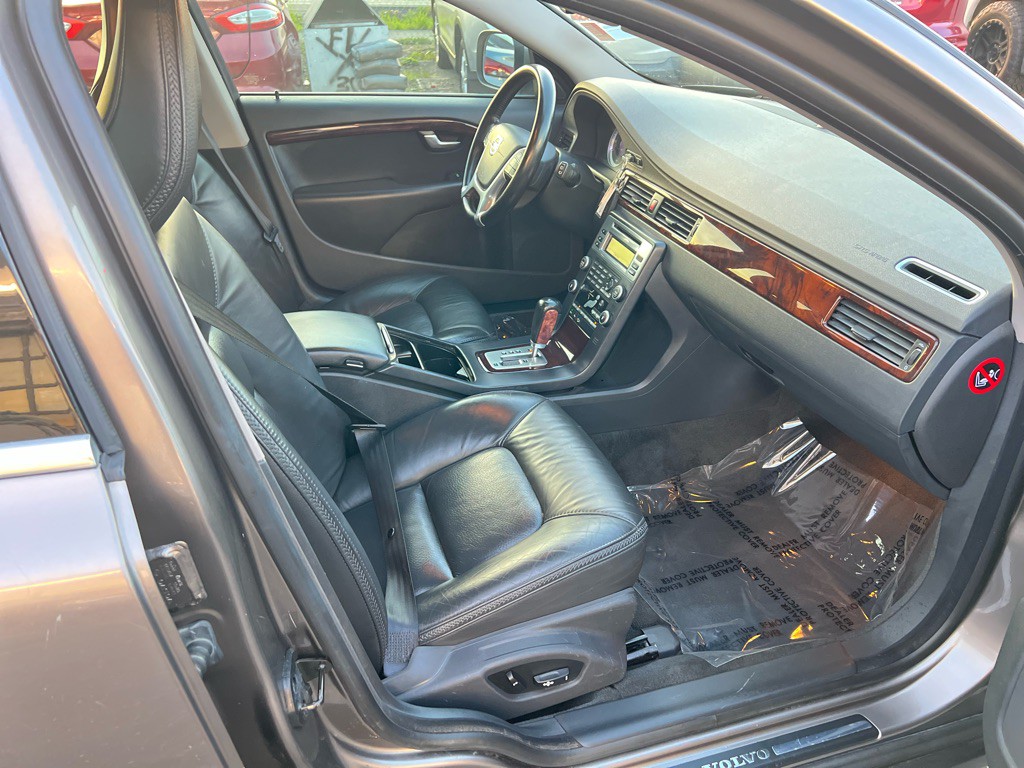 2010 Volvo XC70 Image 14