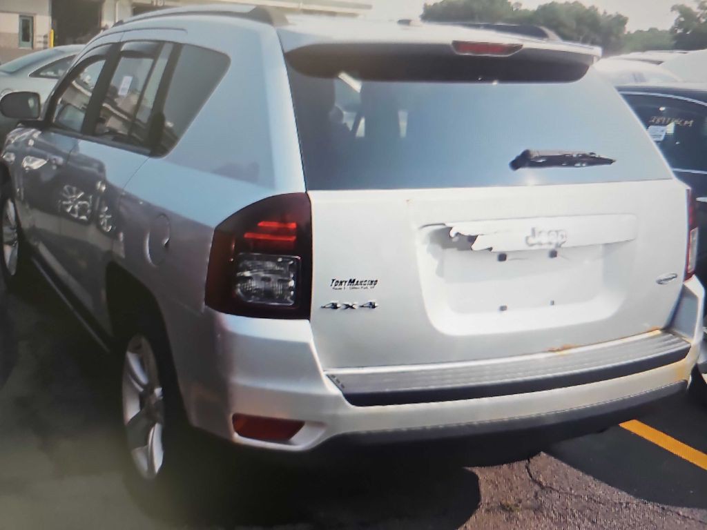 2014 Jeep Compass Image 2