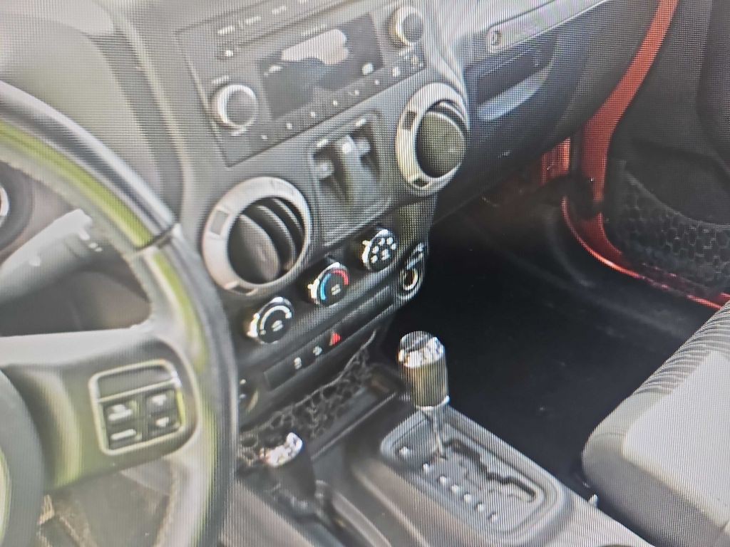 2011 Jeep Wrangler Image 7