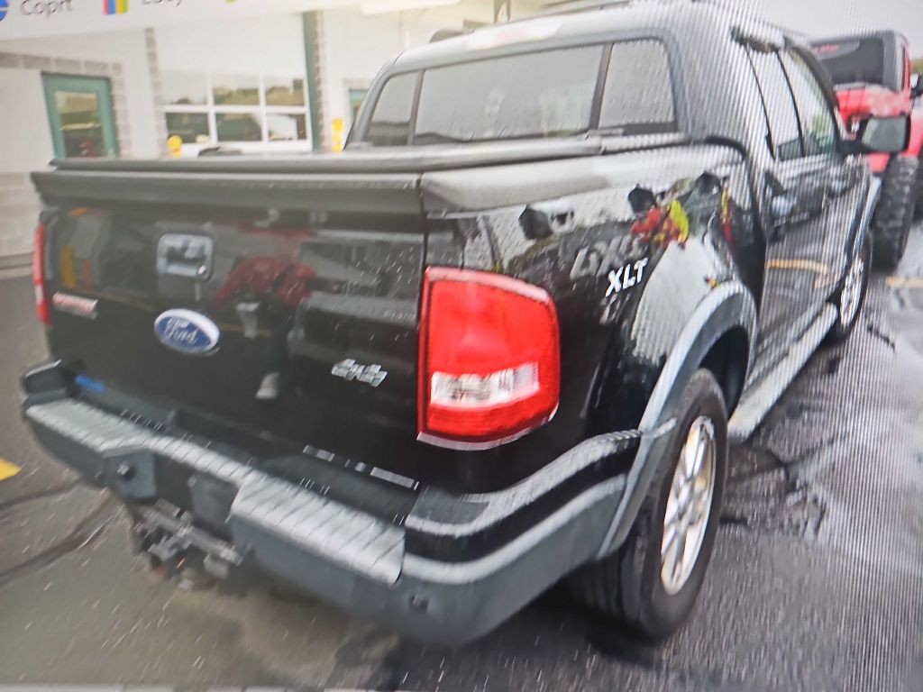 2010 Ford Explorer Image 2