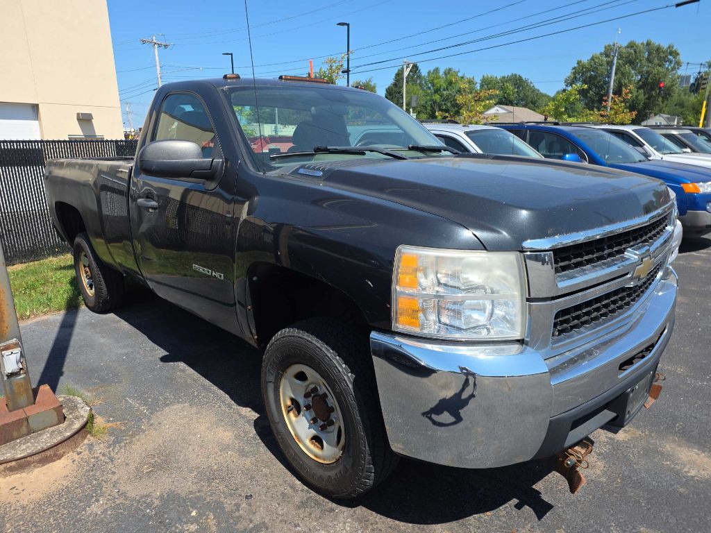 2010 Chevrolet Silverado 1500 Image 2