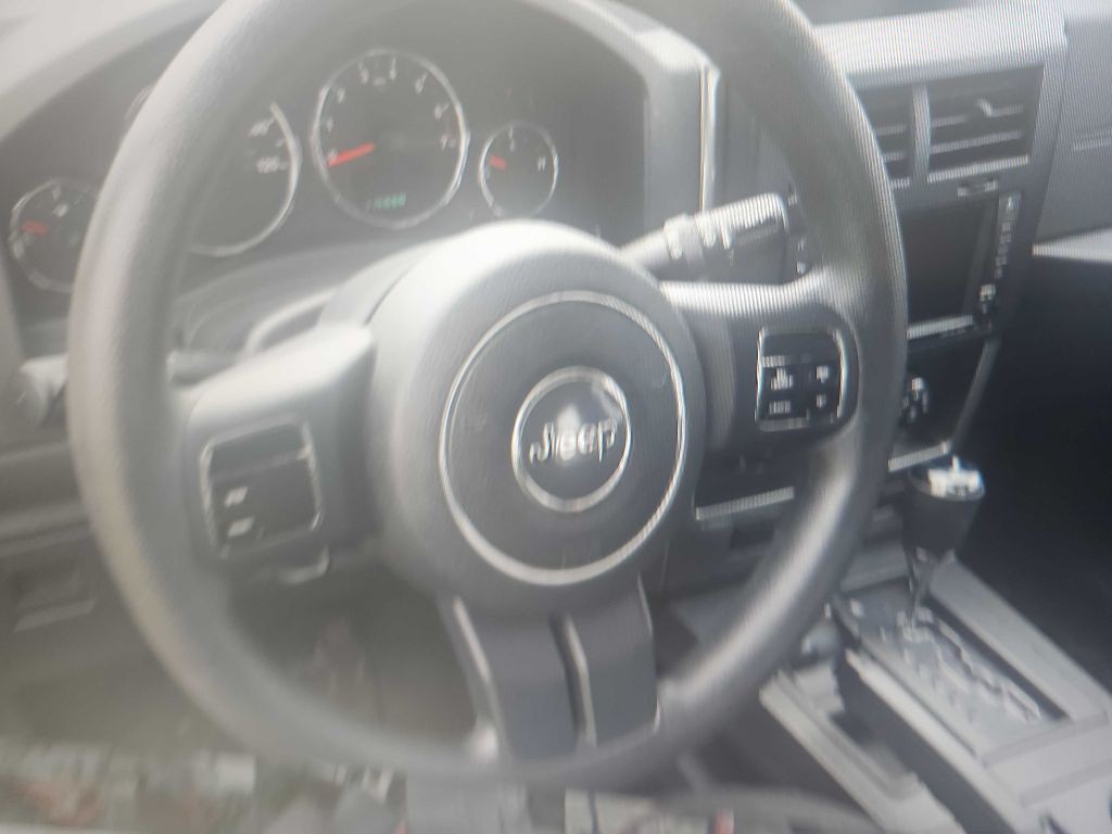 2011 Jeep Liberty Image 14
