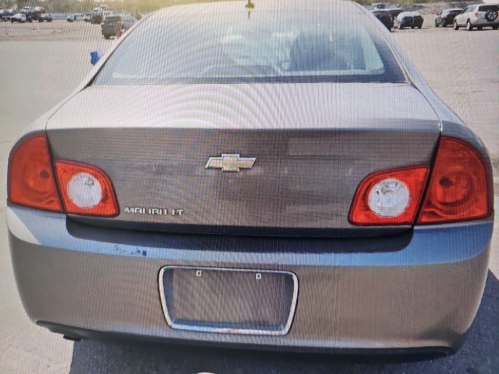 2011 Chevrolet Malibu Image 1
