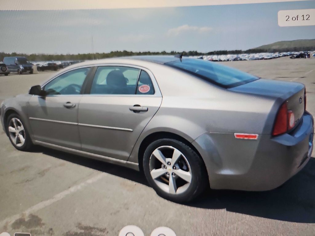 2011 Chevrolet Malibu Image 4