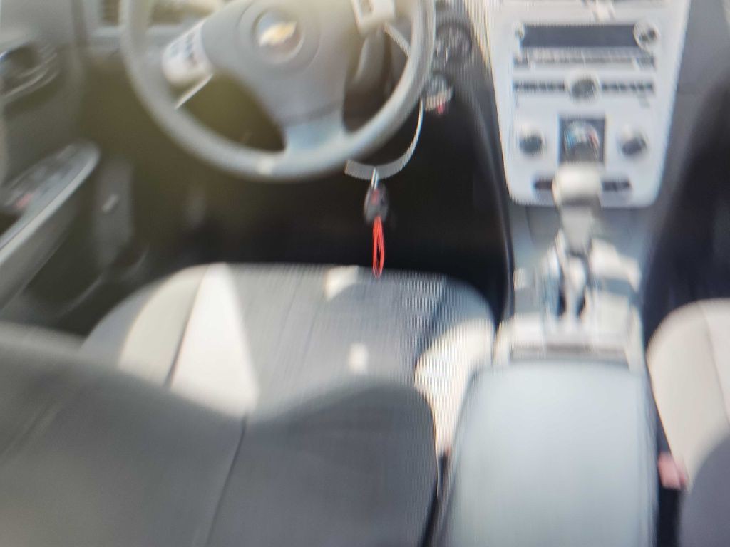 2011 Chevrolet Malibu Image 6