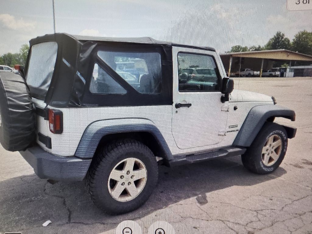 2010 Jeep Wrangler Image 4