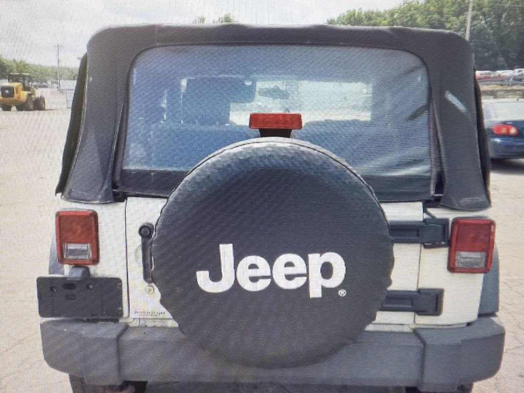 2010 Jeep Wrangler Image 6
