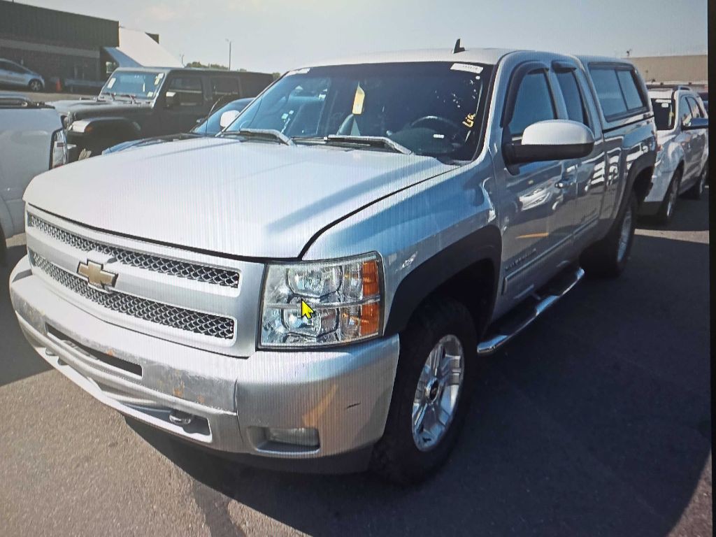 2011 Chevrolet Silverado 1500 Image 2