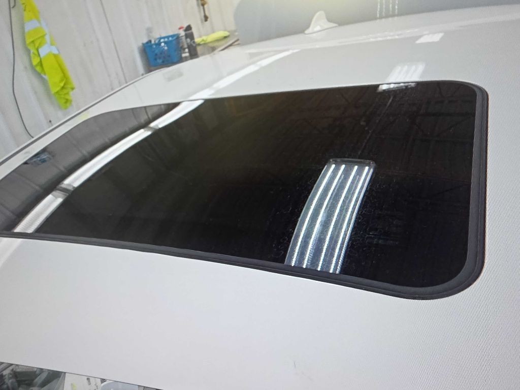 2011 BMW 3 Series Image 5