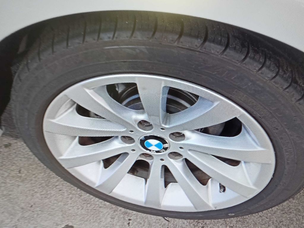 2011 BMW 3 Series Image 11