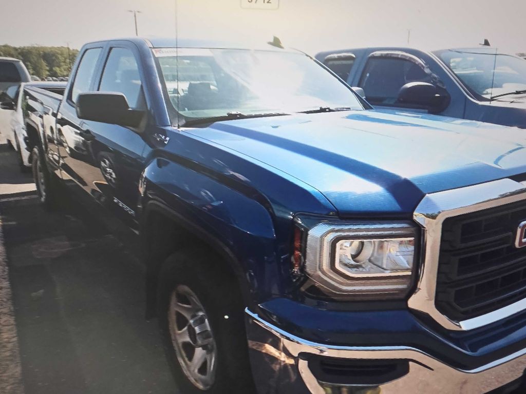 2016 GMC Sierra Image 2