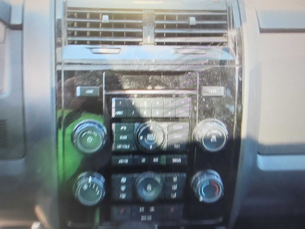 2010 Ford Escape Image 8