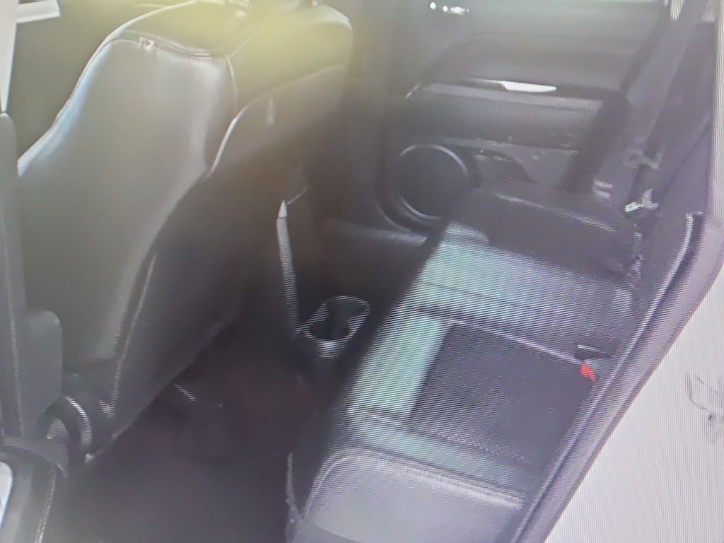 2014 Jeep Compass Image 9