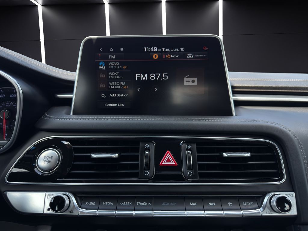 2019 Genesis G70 Image 16