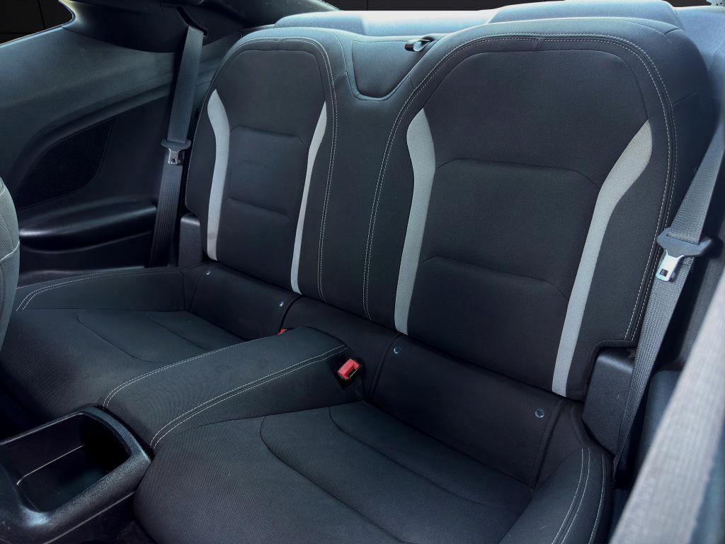 2018 Chevrolet Camaro Image 21