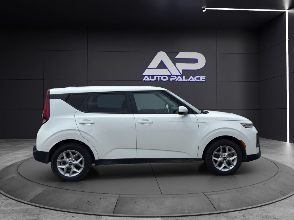 2021 Kia Soul Image 8