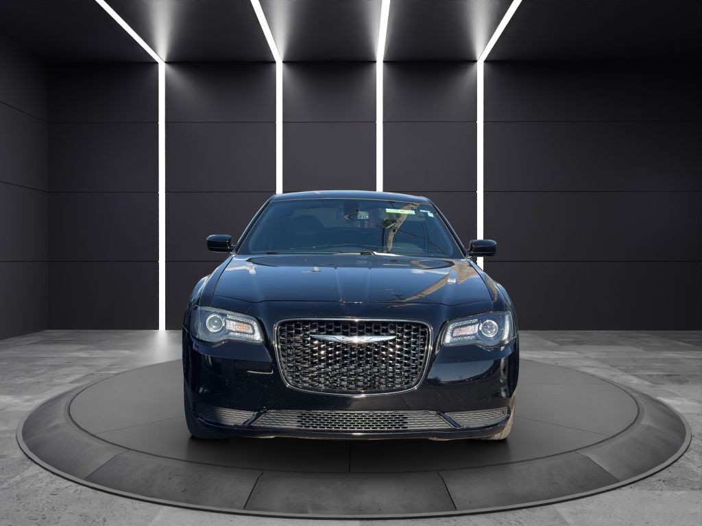2019 Chrysler 300 Image 1
