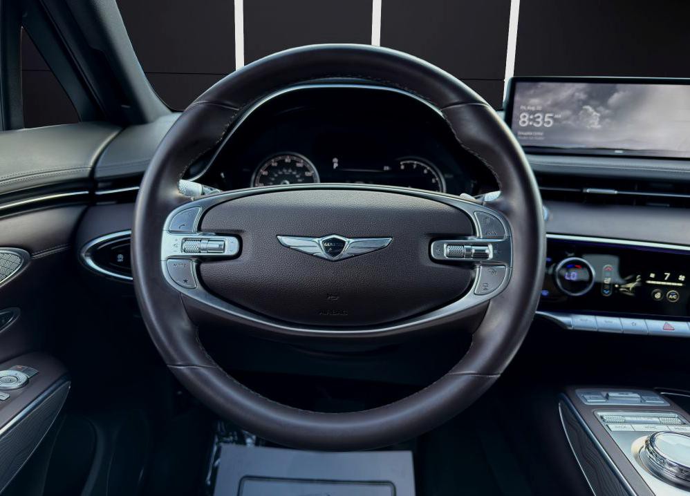 2022 Genesis GV70 Image 16