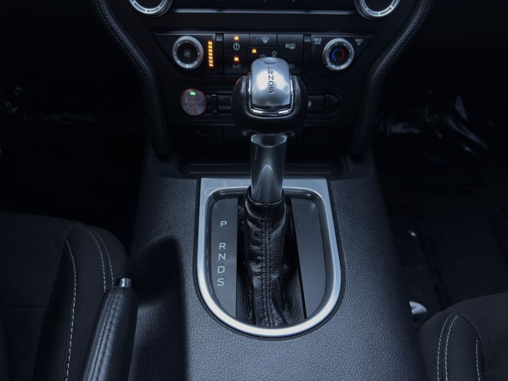 2021 Ford Mustang Image 19