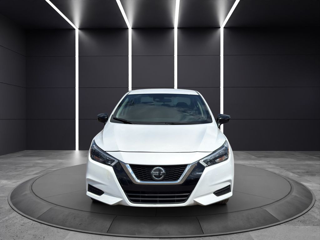 2022 Nissan Versa Image 2