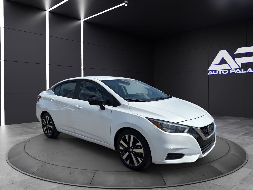 2022 Nissan Versa Image 3