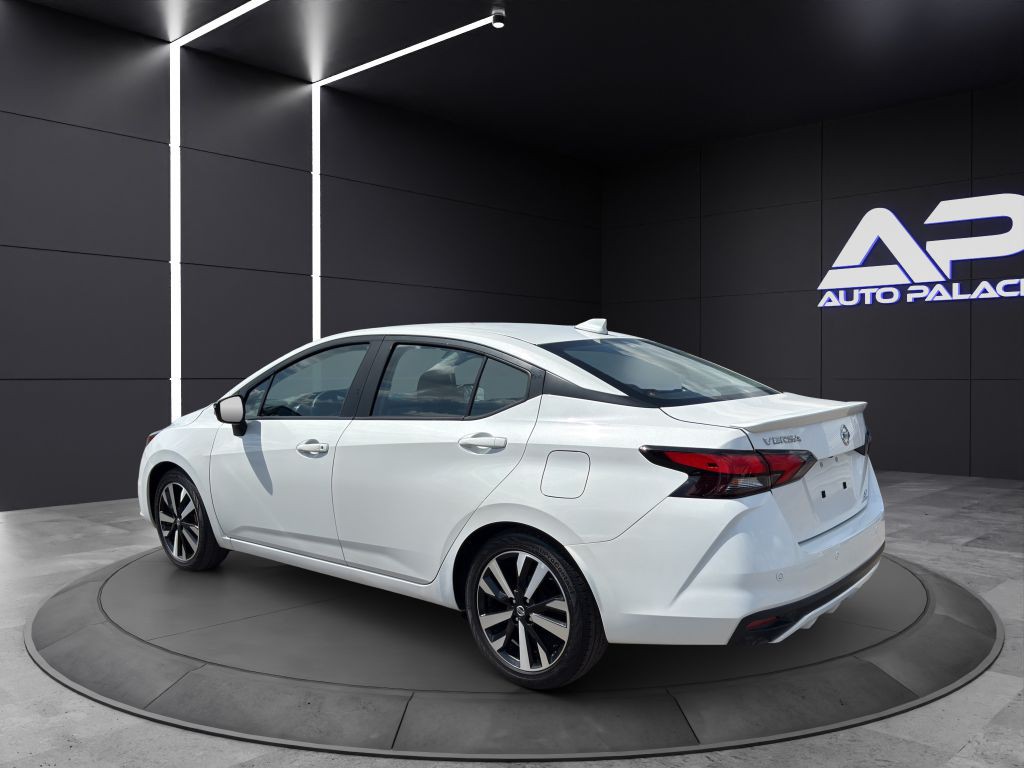 2022 Nissan Versa Image 4