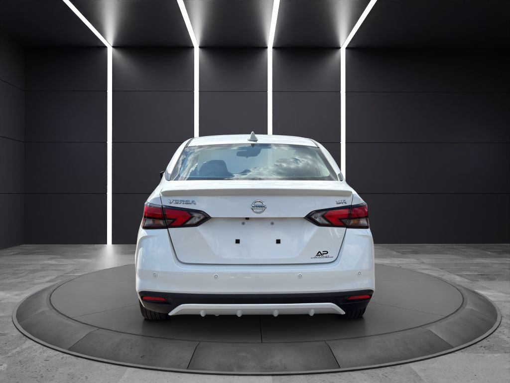 2022 Nissan Versa Image 5