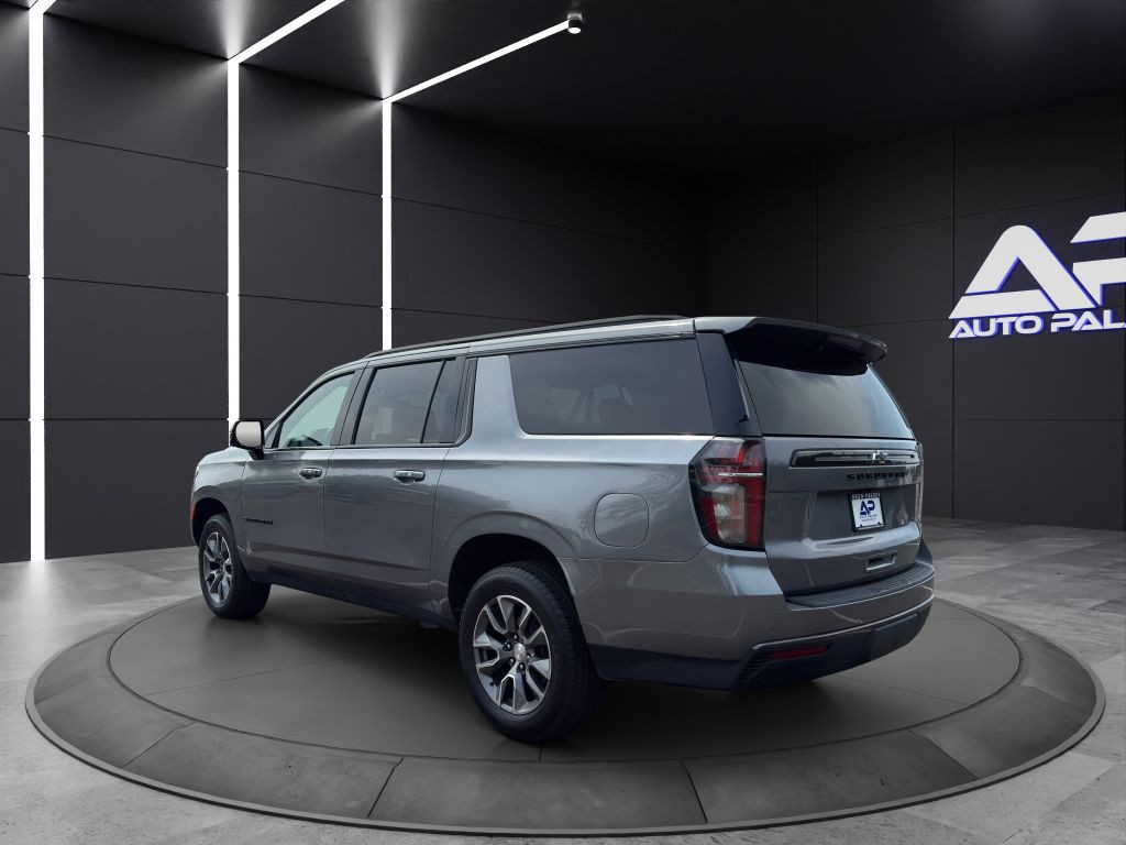 2022 Chevrolet Suburban Image 4