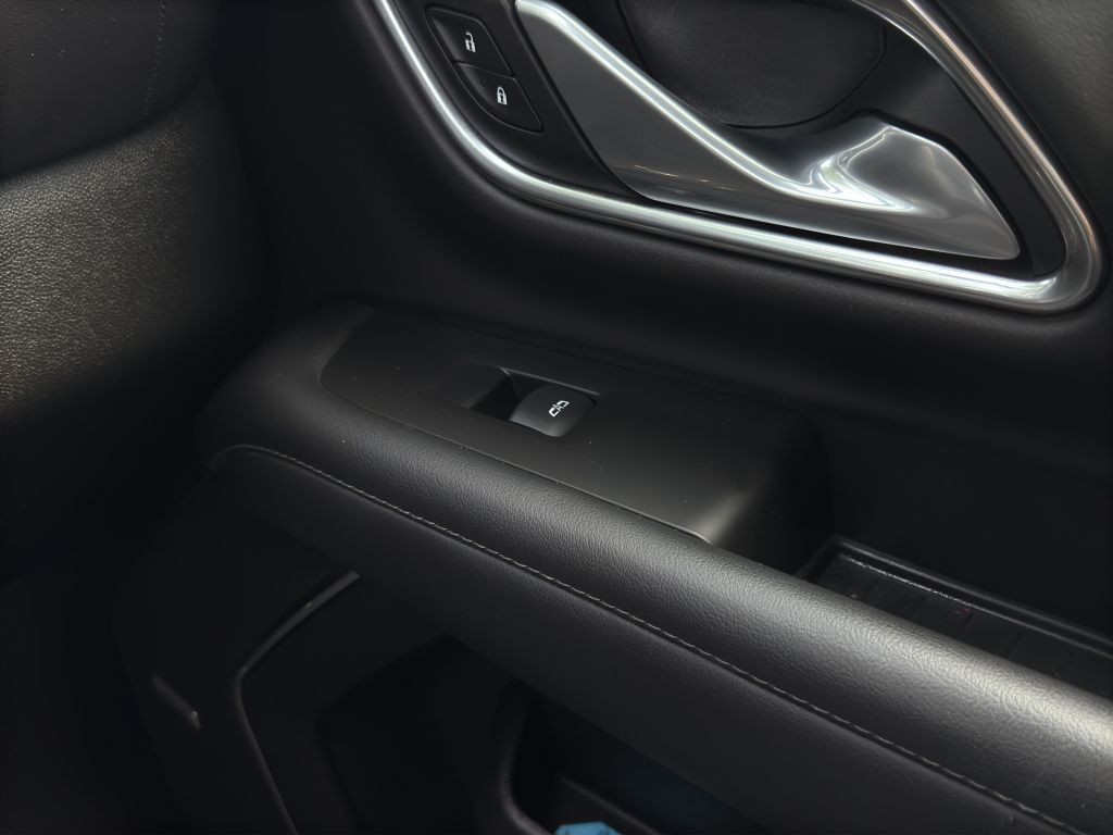 2022 Chevrolet Suburban Image 15