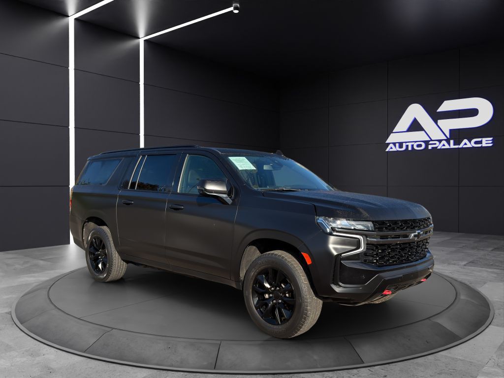 2022 Chevrolet Suburban Image 3