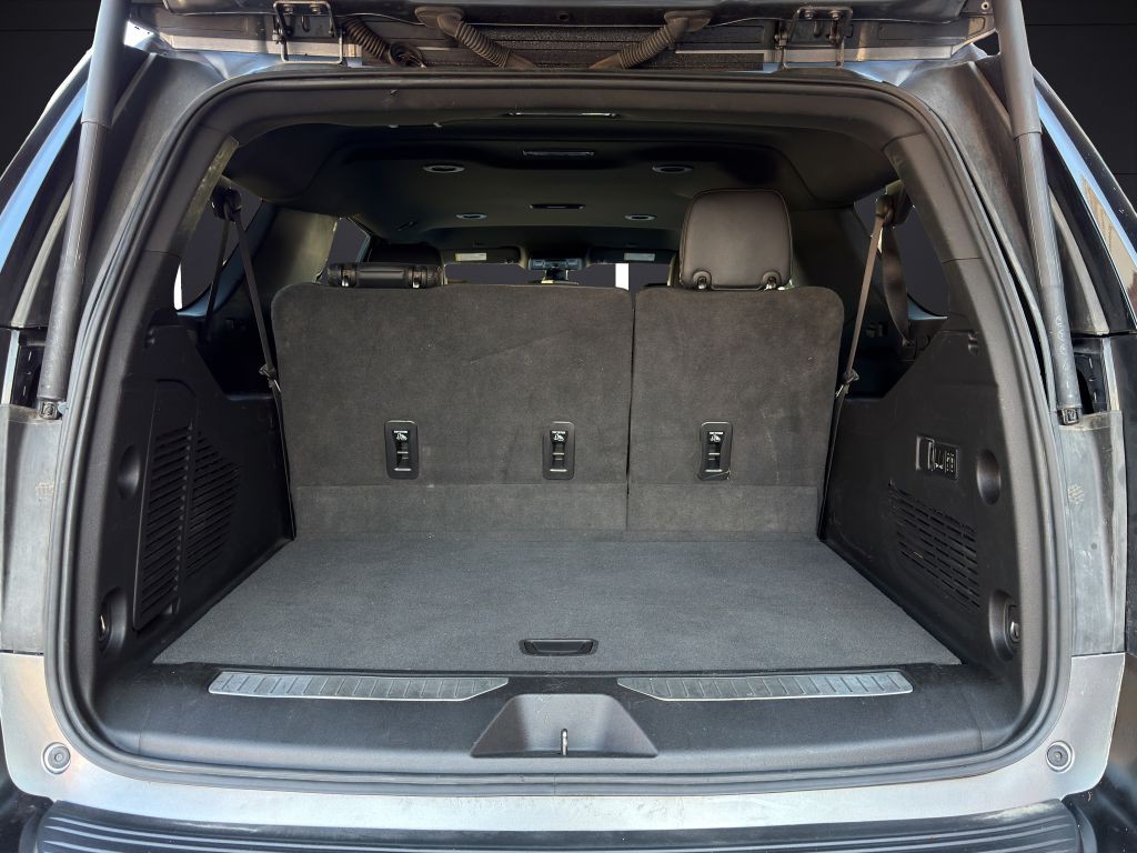 2022 Chevrolet Suburban Image 21