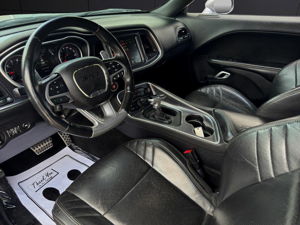 2016 Dodge Challenger Image 12