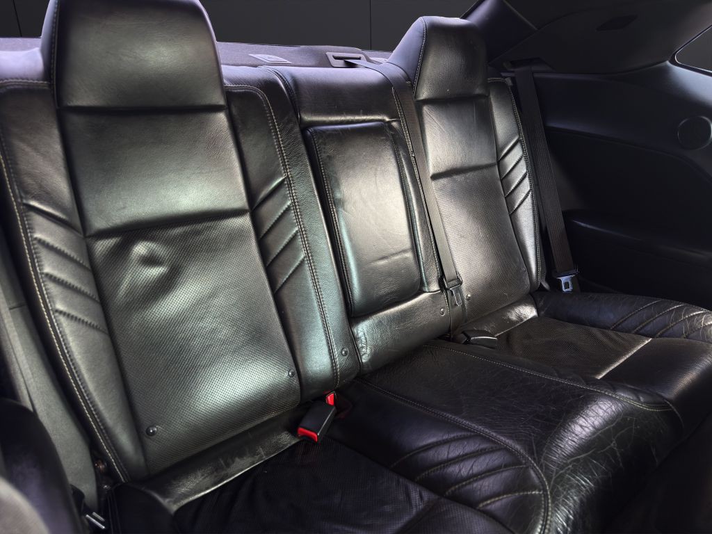 2016 Dodge Challenger Image 19