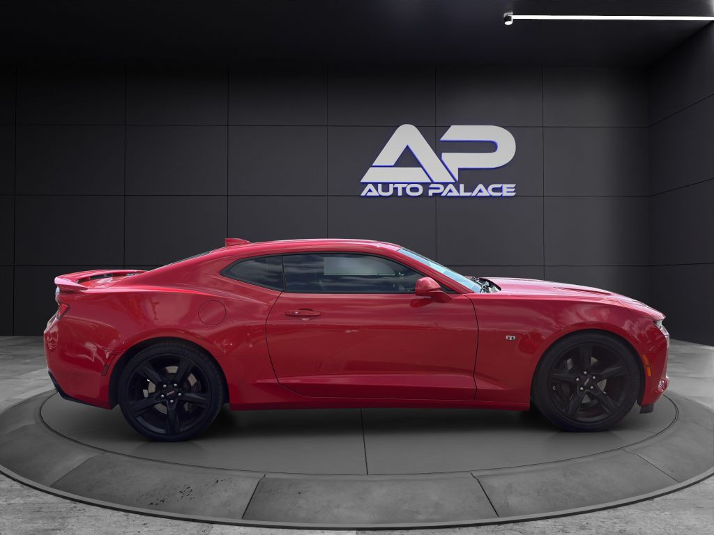 2017 Chevrolet Camaro Image 8