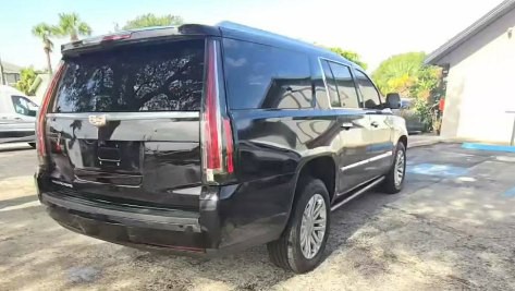 2020 Cadillac Escalade Image 2