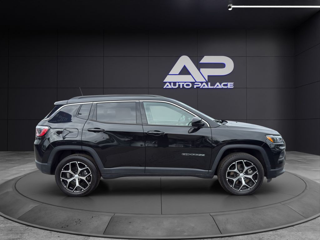 2024 Jeep Compass Image 8