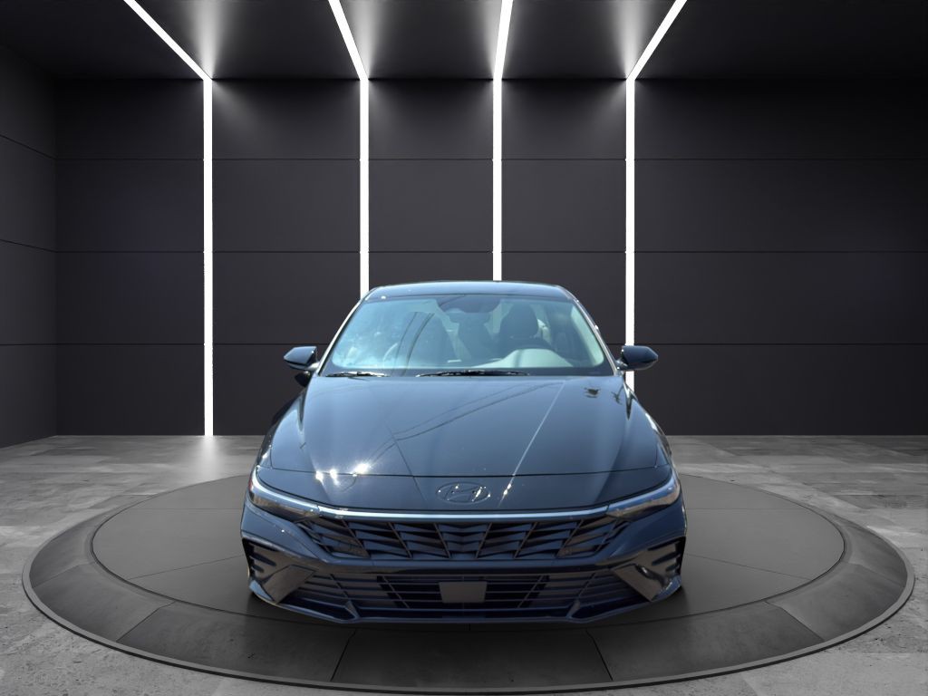 2024 Hyundai Elantra Image 2