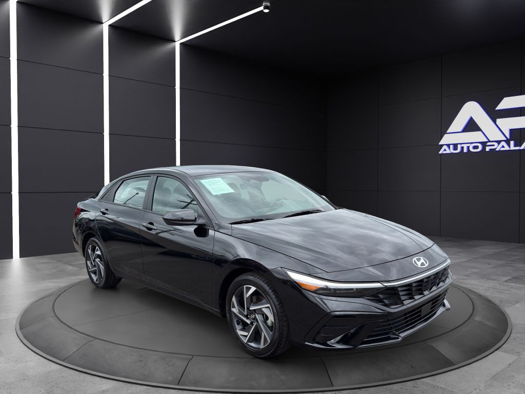 2024 Hyundai Elantra Image 3