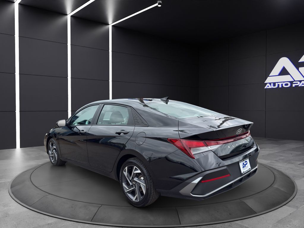 2024 Hyundai Elantra Image 4