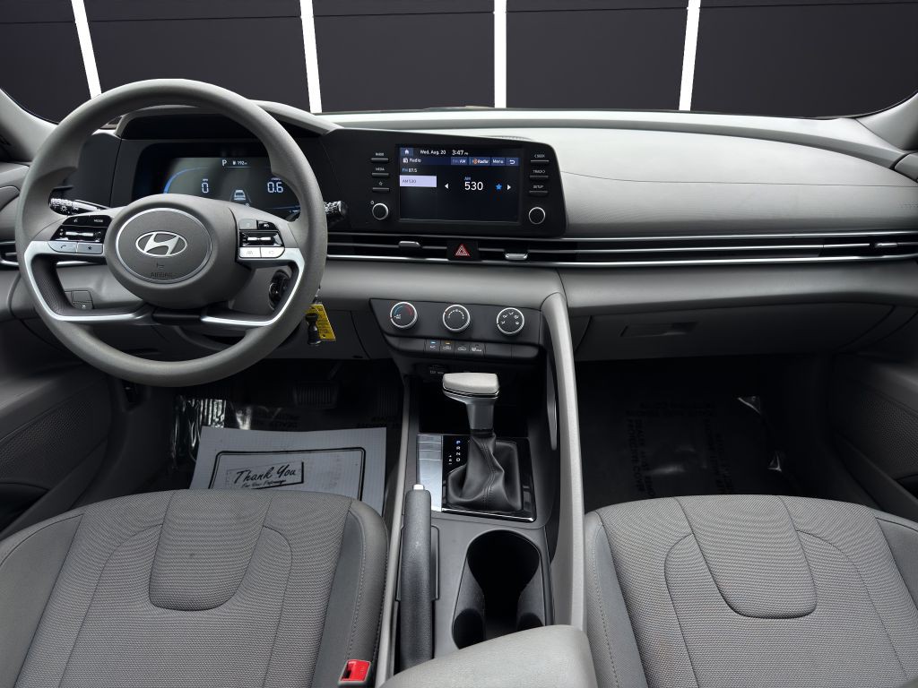 2024 Hyundai Elantra Image 13