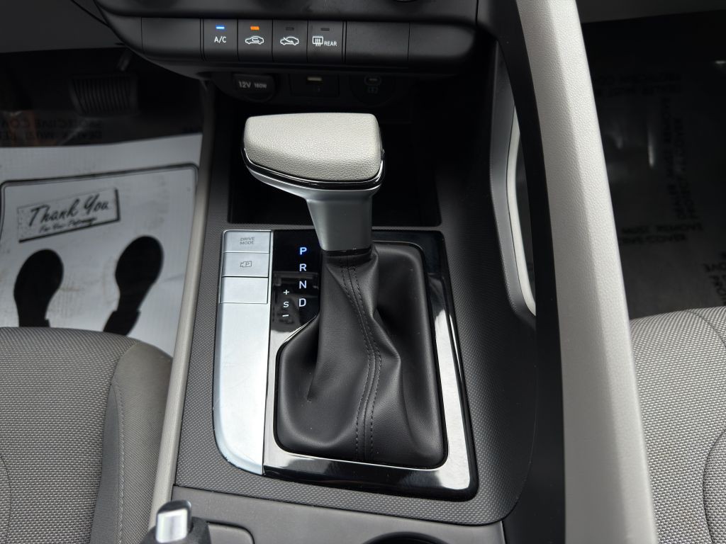 2024 Hyundai Elantra Image 18