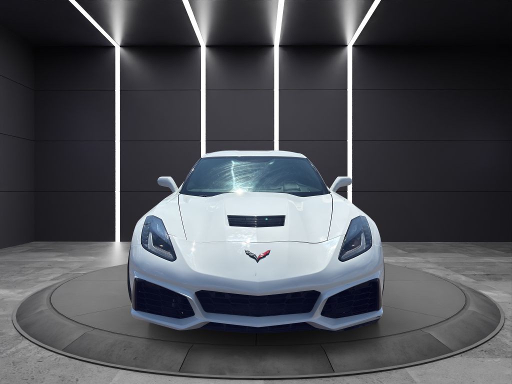 2017 Chevrolet Corvette Image 2