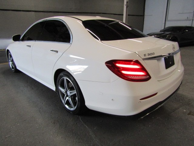 2017 Mercedes-Benz E-Class Image 2