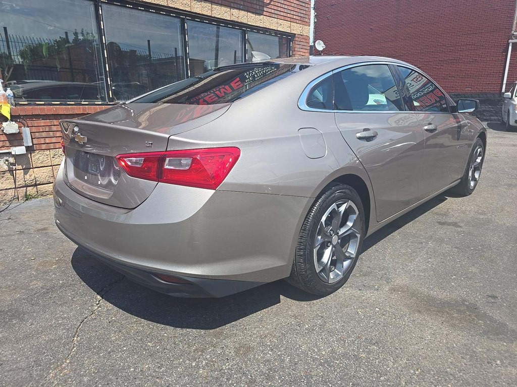 2023 Chevrolet Malibu Image 2