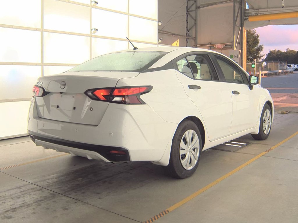 2024 Nissan Versa Image 2