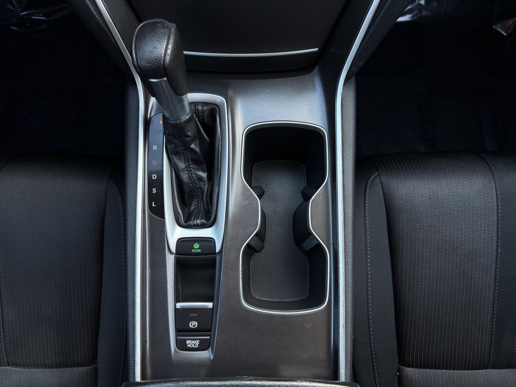 2018 Honda Accord Image 19