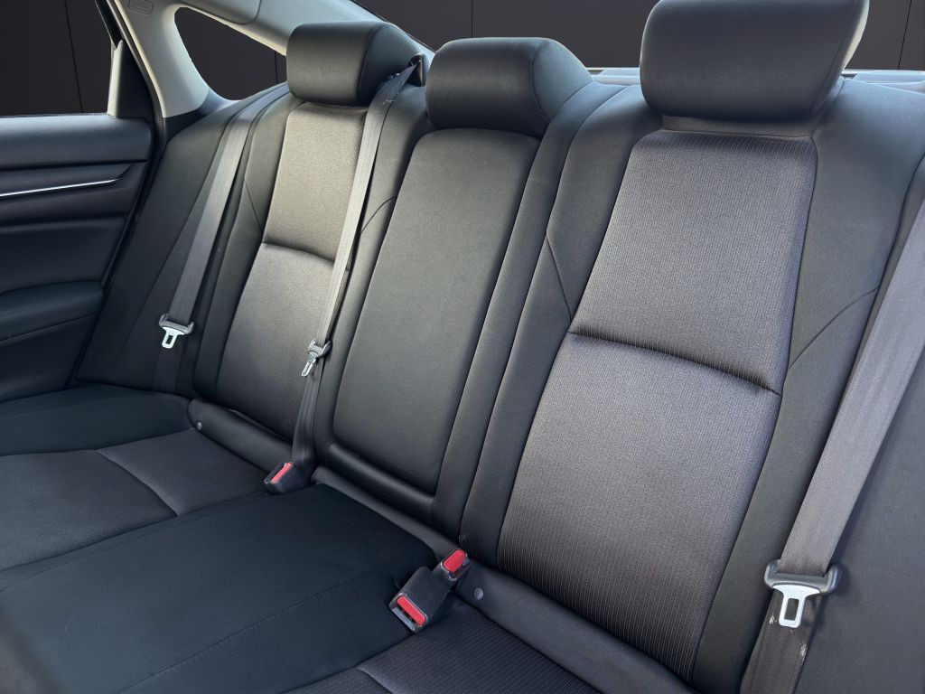 2018 Honda Accord Image 22