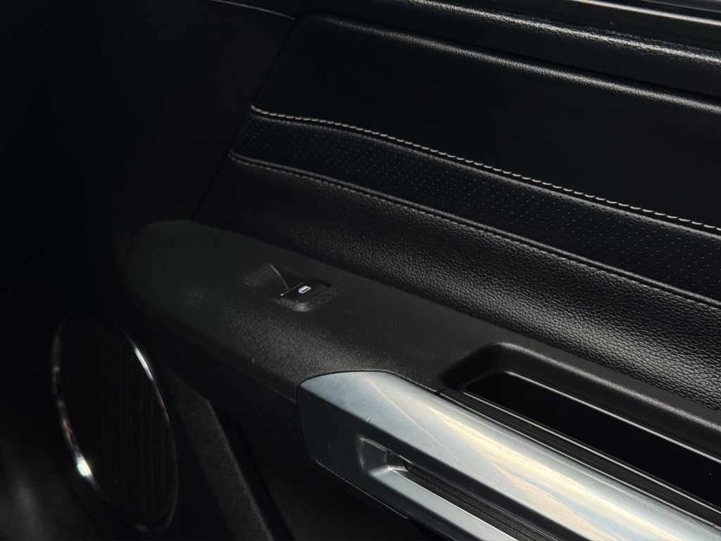 2019 Ford Mustang Image 12