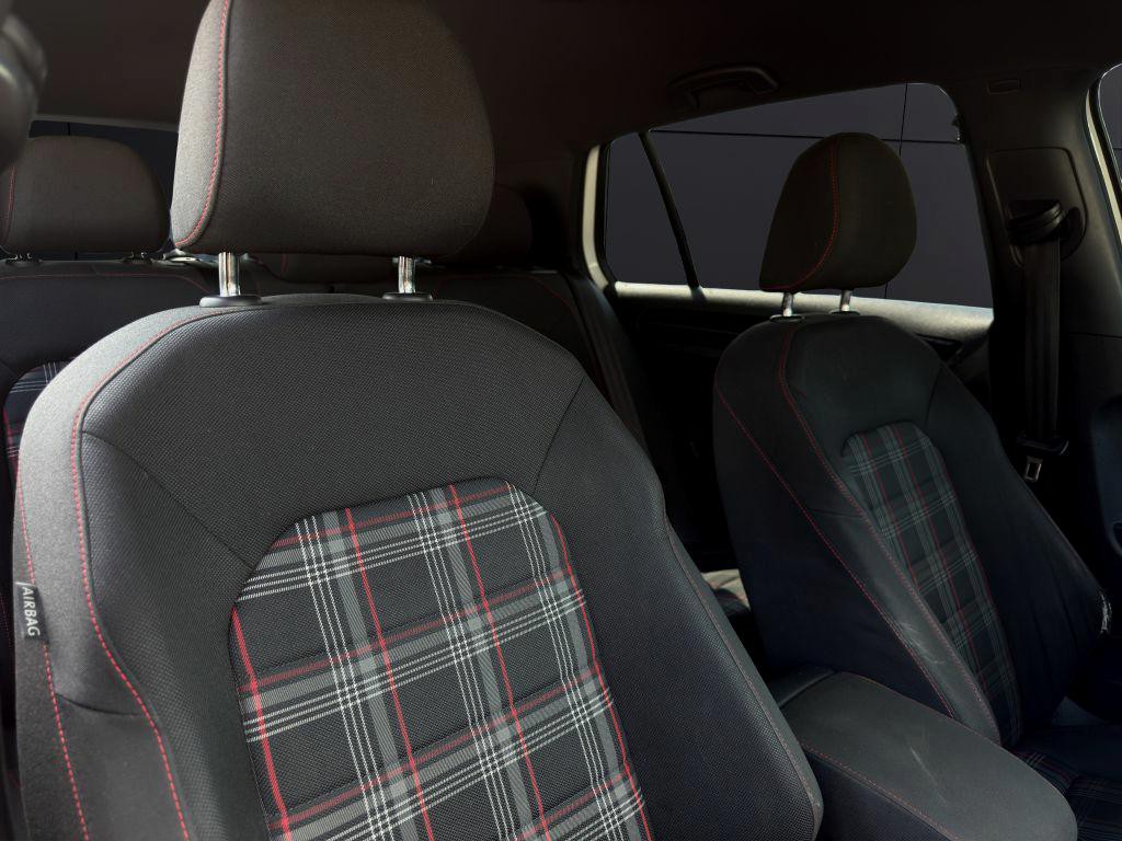 2017 Volkswagen GTI Image 10