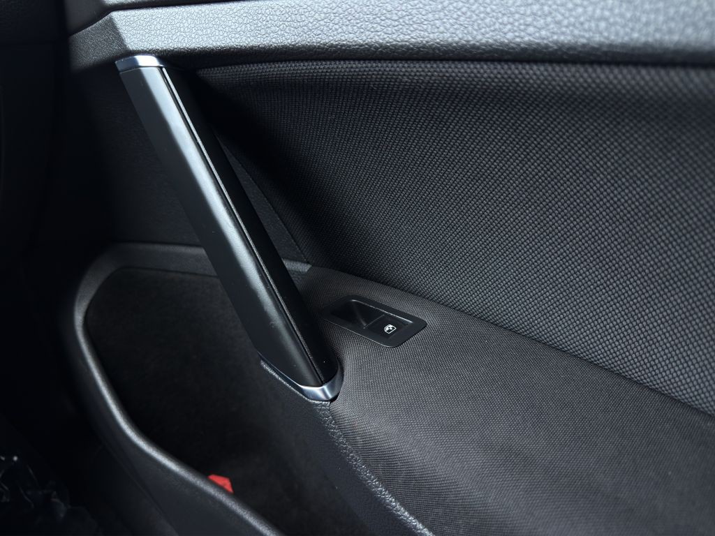 2017 Volkswagen GTI Image 11